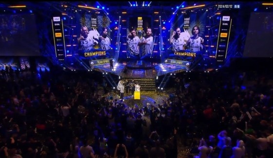 而来自曼城 而来自曼城